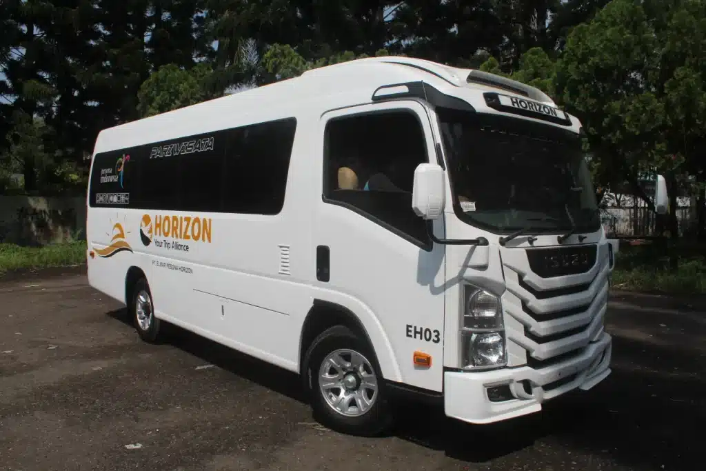 Hasil Pembuatan Karoseri Microbus Standar Deluxe di Sanggar Karya