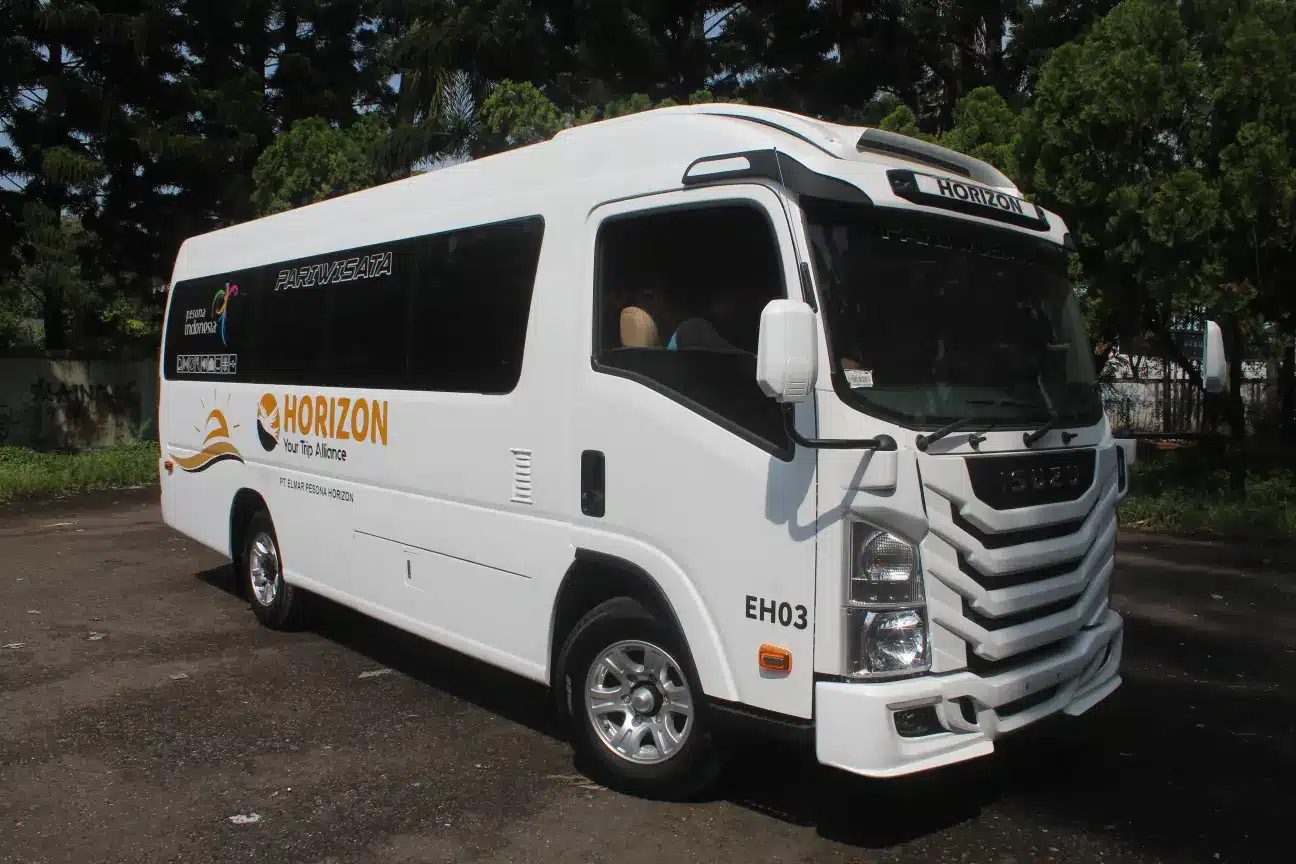 Hasil Pembuatan Karoseri Microbus Standar Deluxe di Sanggar Karya